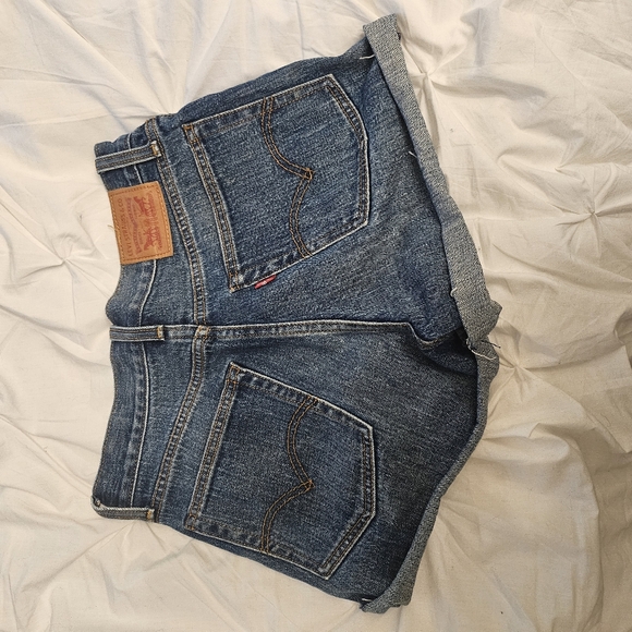 501 Levi's Rolled Cuff Shorts - Picture 5 of 5
